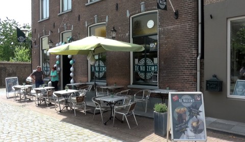 Cafetaria de Nozems opent ijssalon